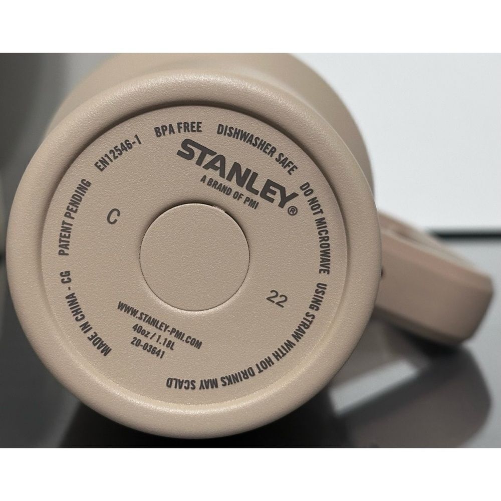 Stanley Adventure Quencher 40oz Stainless Steel Tumbler- DRIFTWOOD - Picture 5 of 6